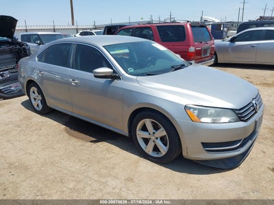 VOLKSWAGEN PASSAT 2013