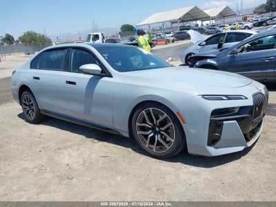 BMW 740 2023