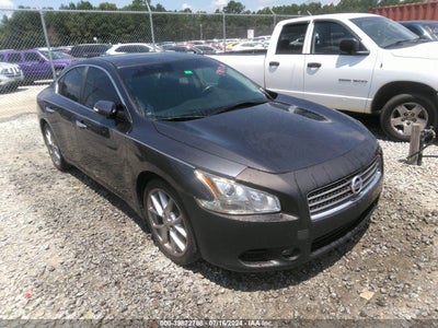NISSAN MAXIMA 2010
