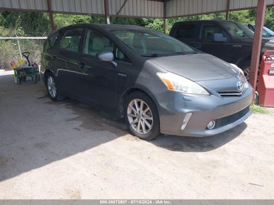 TOYOTA PRIUS V 2013