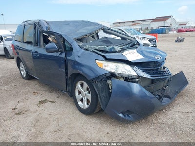 TOYOTA SIENNA 2016