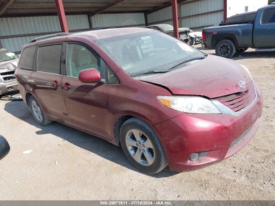 TOYOTA SIENNA 2015