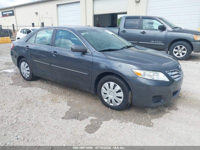 TOYOTA CAMRY 2011