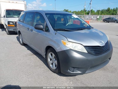 TOYOTA SIENNA 2013