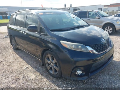 TOYOTA SIENNA 2016