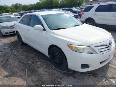TOYOTA CAMRY 2011