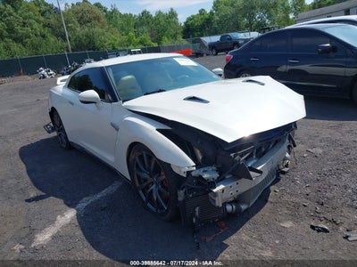 NISSAN GT-R 2015
