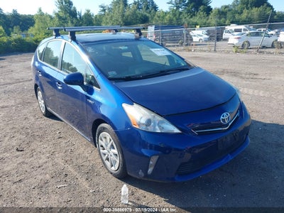 TOYOTA PRIUS V 2012