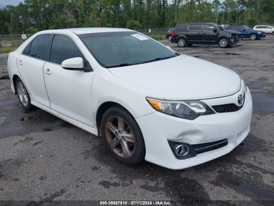 TOYOTA CAMRY 2014