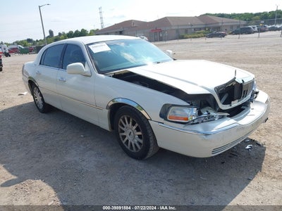 LINCOLN TOWN CAR 2006