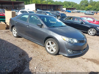 TOYOTA CAMRY 2012