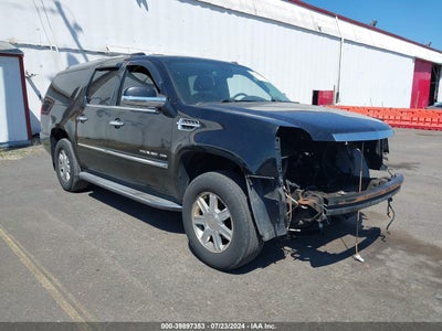 CADILLAC ESCALADE ESV 2013