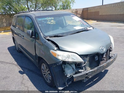 TOYOTA SIENNA 2014