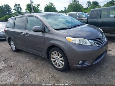TOYOTA SIENNA 2011