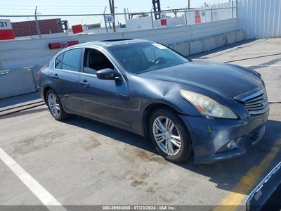 INFINITI JOURNEY 2010