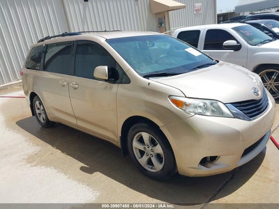 TOYOTA SIENNA 2011