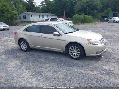 CHRYSLER 200 2013
