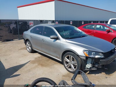 VOLKSWAGEN PASSAT 2014