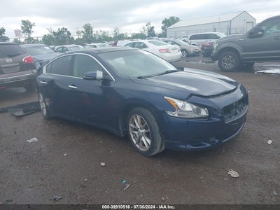 NISSAN MAXIMA 2010