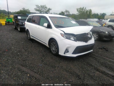 TOYOTA SIENNA 2017