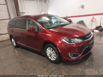 CHRYSLER PACIFICA 2018