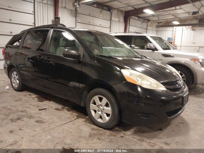 TOYOTA SIENNA 2010
