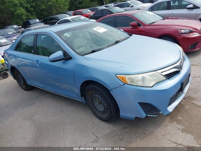 TOYOTA CAMRY 2012