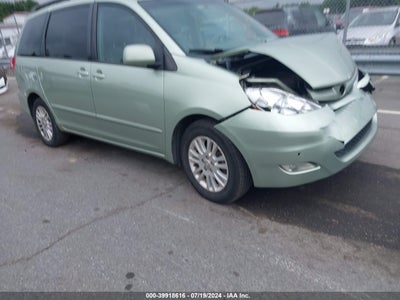 TOYOTA SIENNA 2010