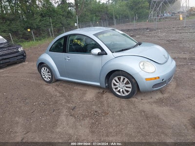 VOLKSWAGEN NEW BEETLE 2010