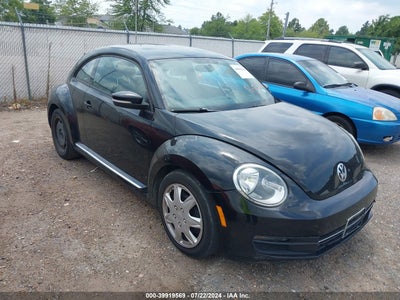 VOLKSWAGEN BEETLE 2012