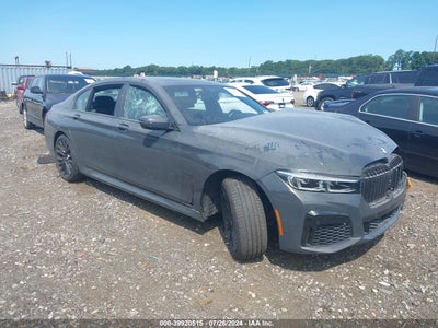 BMW 750 2022
