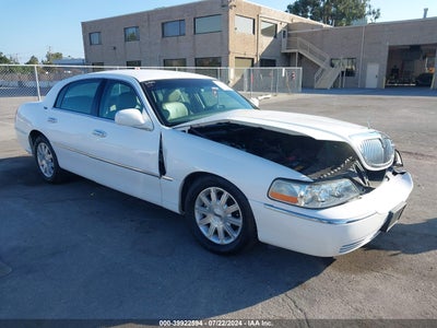 LINCOLN TOWN CAR 2010