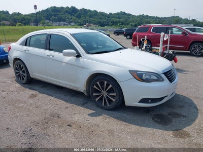 CHRYSLER 200 2013
