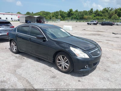 INFINITI JOURNEY 2013