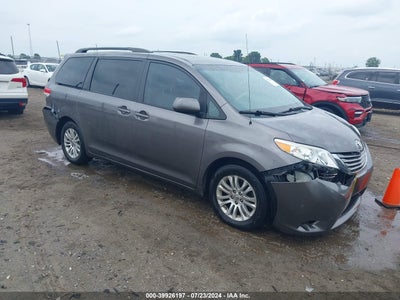 TOYOTA SIENNA 2011