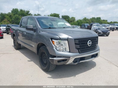NISSAN TITAN 2021