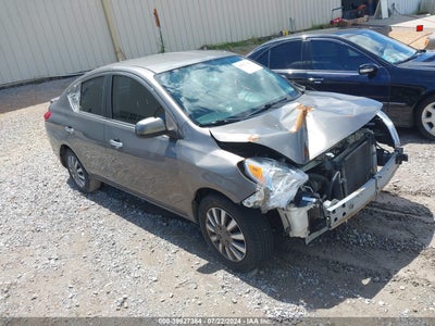 NISSAN VERSA 2013