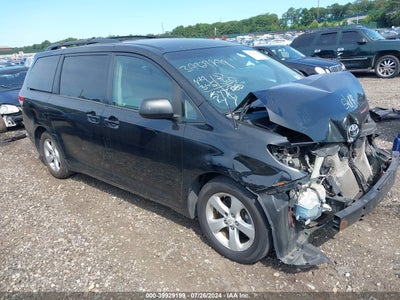TOYOTA SIENNA LE V6 2011