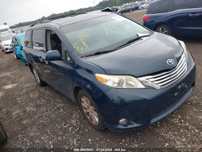 TOYOTA SIENNA 2011