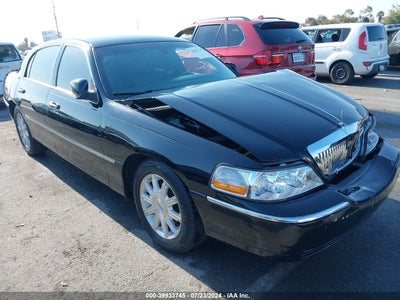 LINCOLN TOWN CAR 2009
