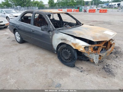TOYOTA CAMRY 2001