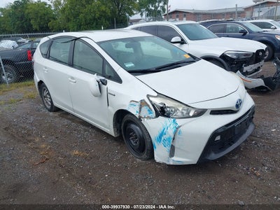 TOYOTA PRIUS V 2015