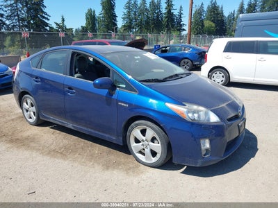 TOYOTA PRIUS V 2010
