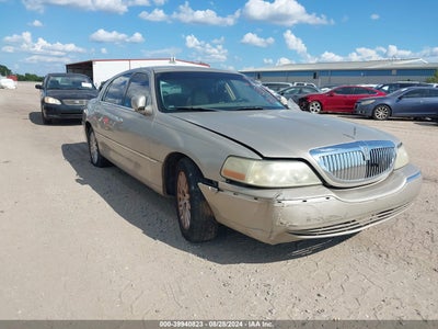 LINCOLN TOWN CAR 2004