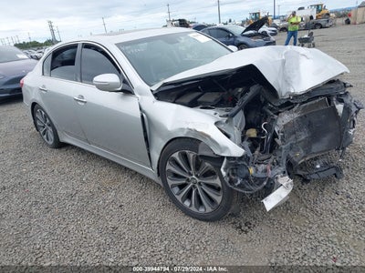 HYUNDAI GENESIS 2013