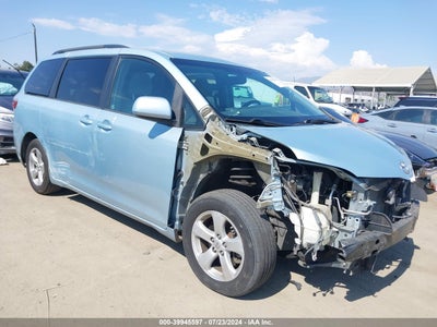 TOYOTA SIENNA 2015
