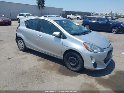 TOYOTA PRIUS C 2016