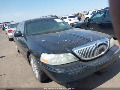 LINCOLN TOWN CAR 2011