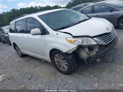 TOYOTA SIENNA 2012