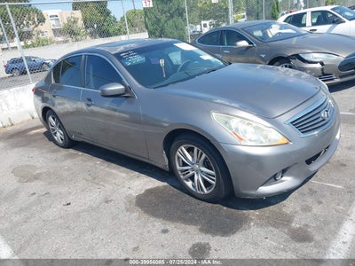INFINITI JOURNEY 2013